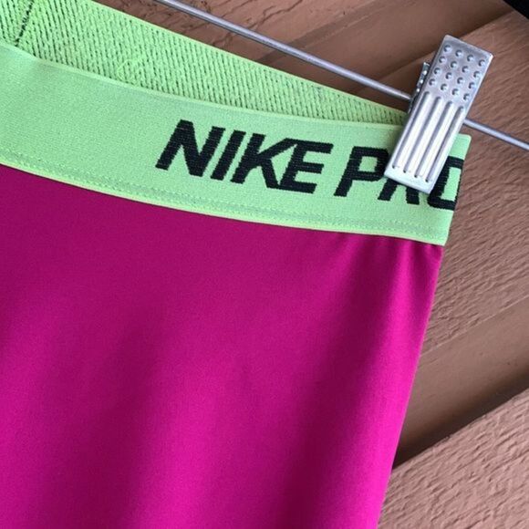 Nike Pro Pink/Magenta Cropped Leggings - Picture 2 of 5